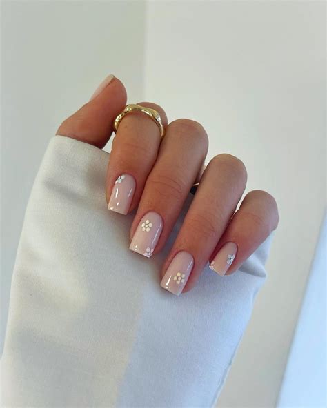 gel nails for beginners.